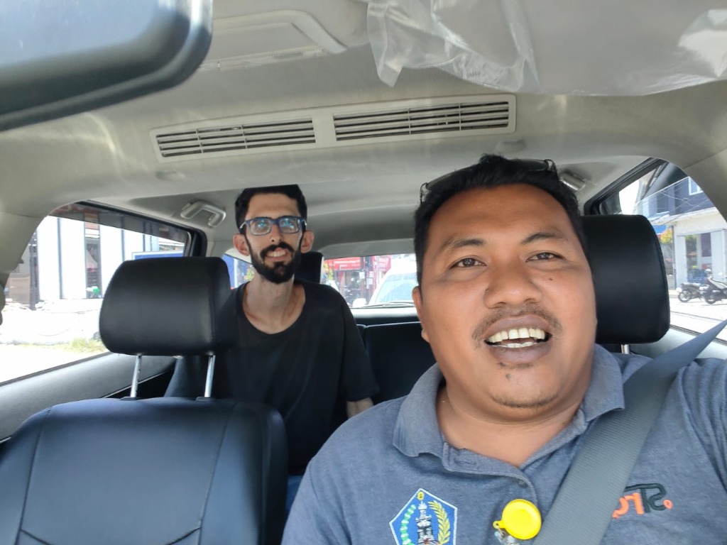 Solo tourist having a great time in Bali with private driver